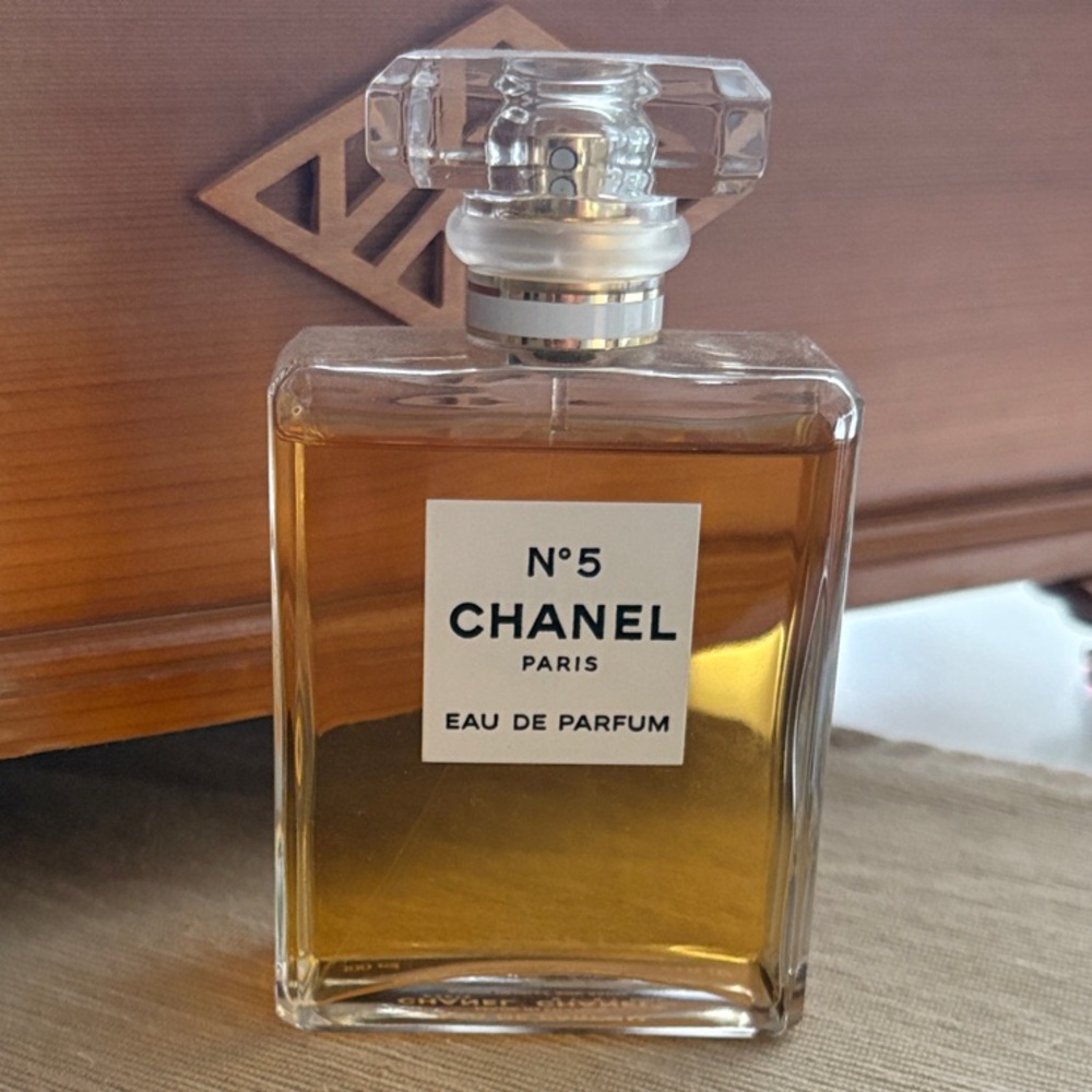 CHANEL N°5 Eau de Parfum spray 3.4 fl.oz.